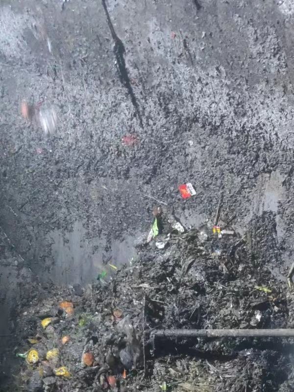 东河镇污水池清理