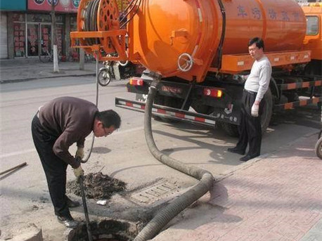 东河镇清掏化粪池，健康生活从这里开始